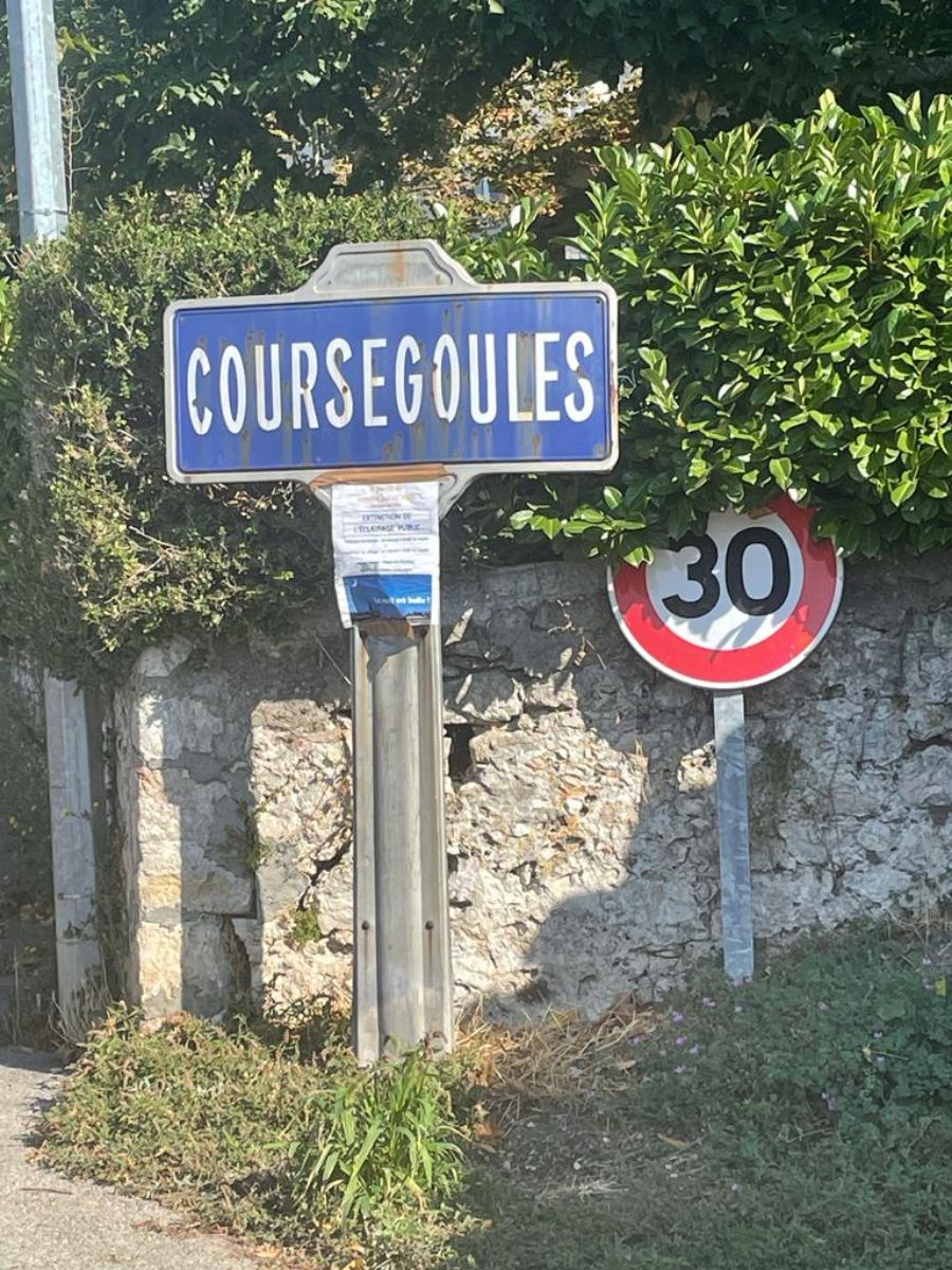 Coursegoules height 1020m 3346ft